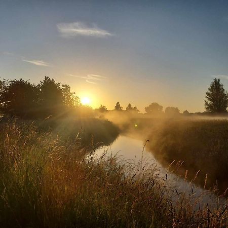Rustig Gelegen Chalet Solvo Met Terras Aan Het Water 赫尔 外观 照片