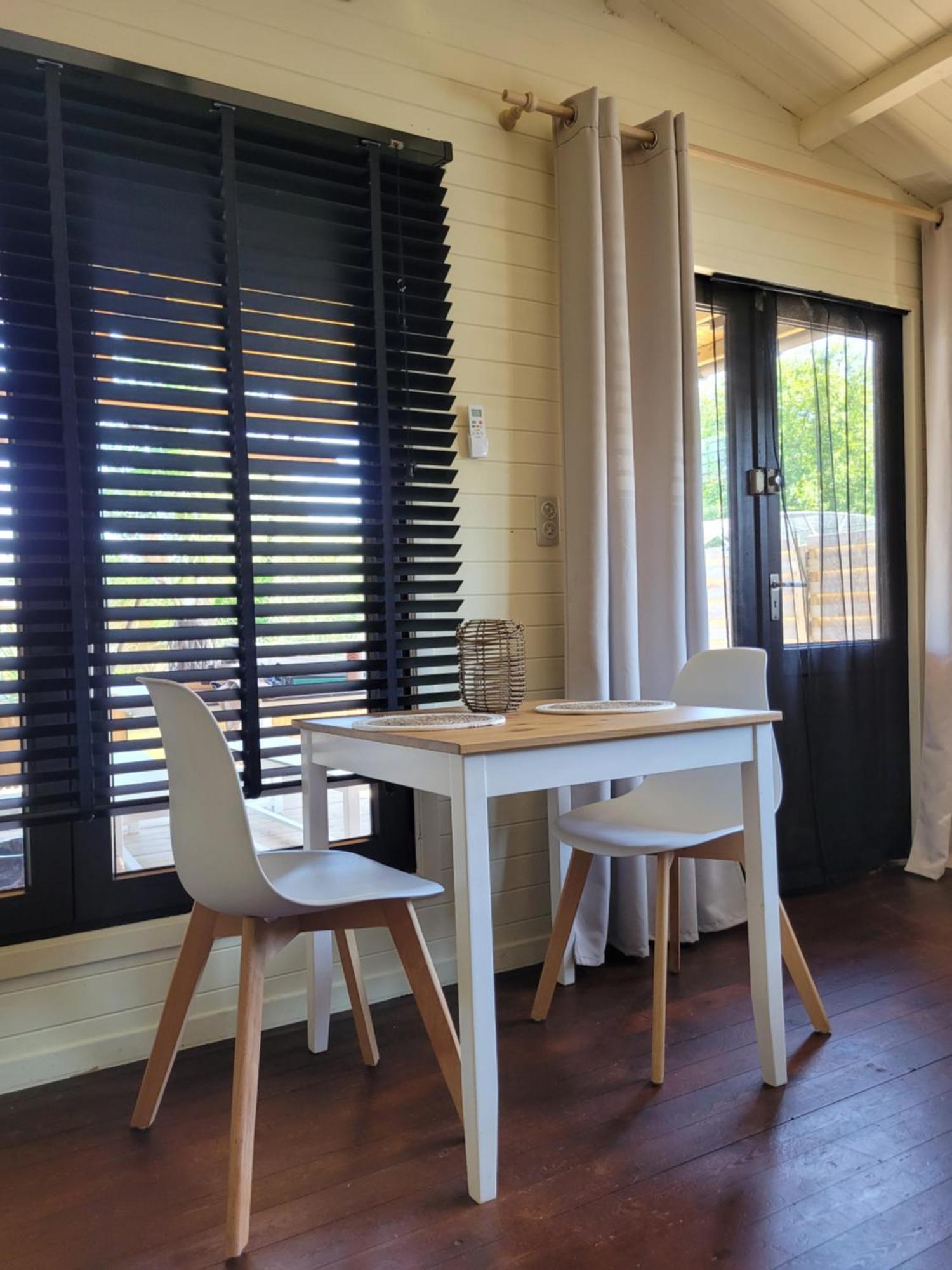 Rustig Gelegen Chalet Solvo Met Terras Aan Het Water 赫尔 外观 照片