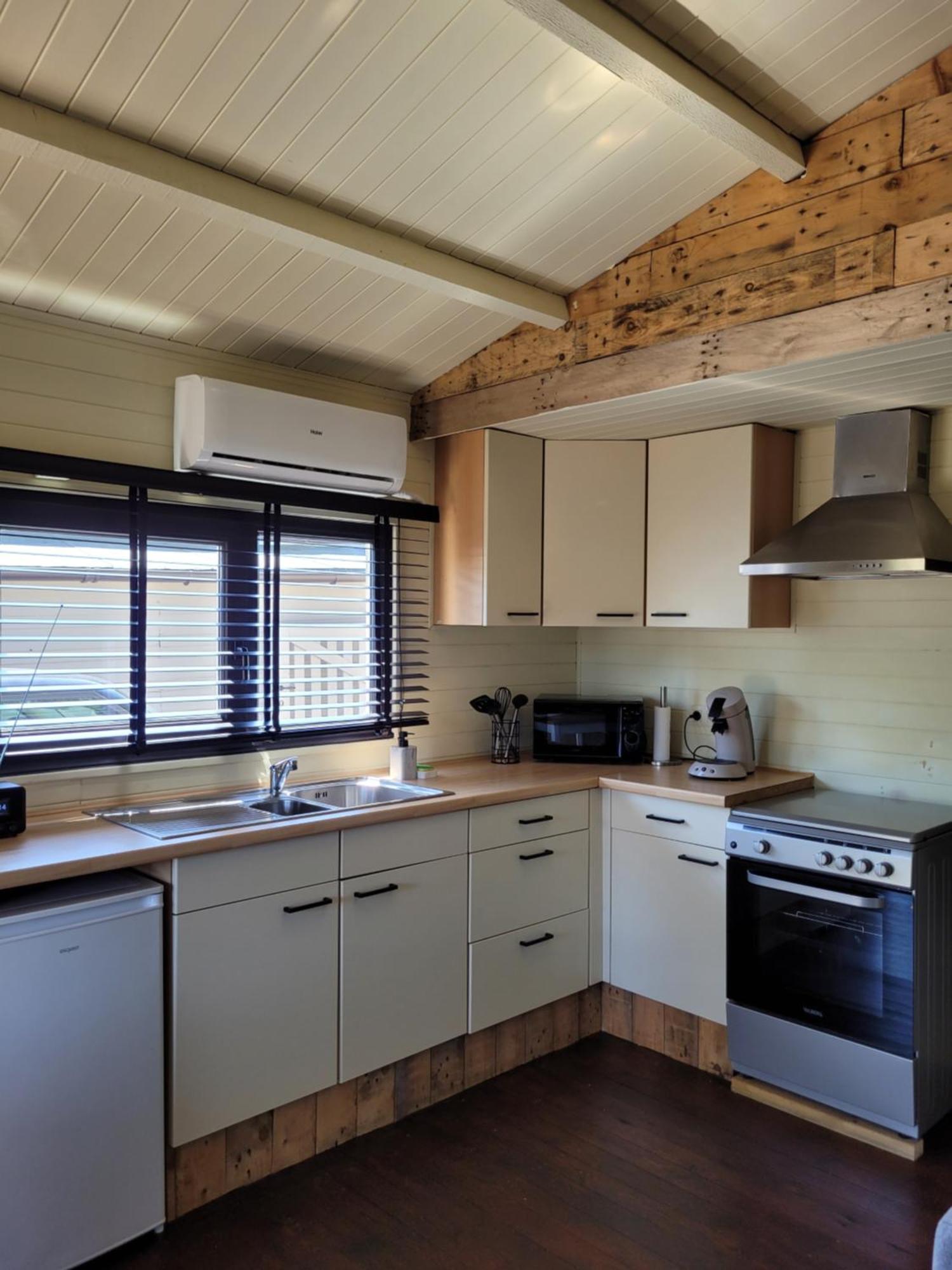 Rustig Gelegen Chalet Solvo Met Terras Aan Het Water 赫尔 外观 照片