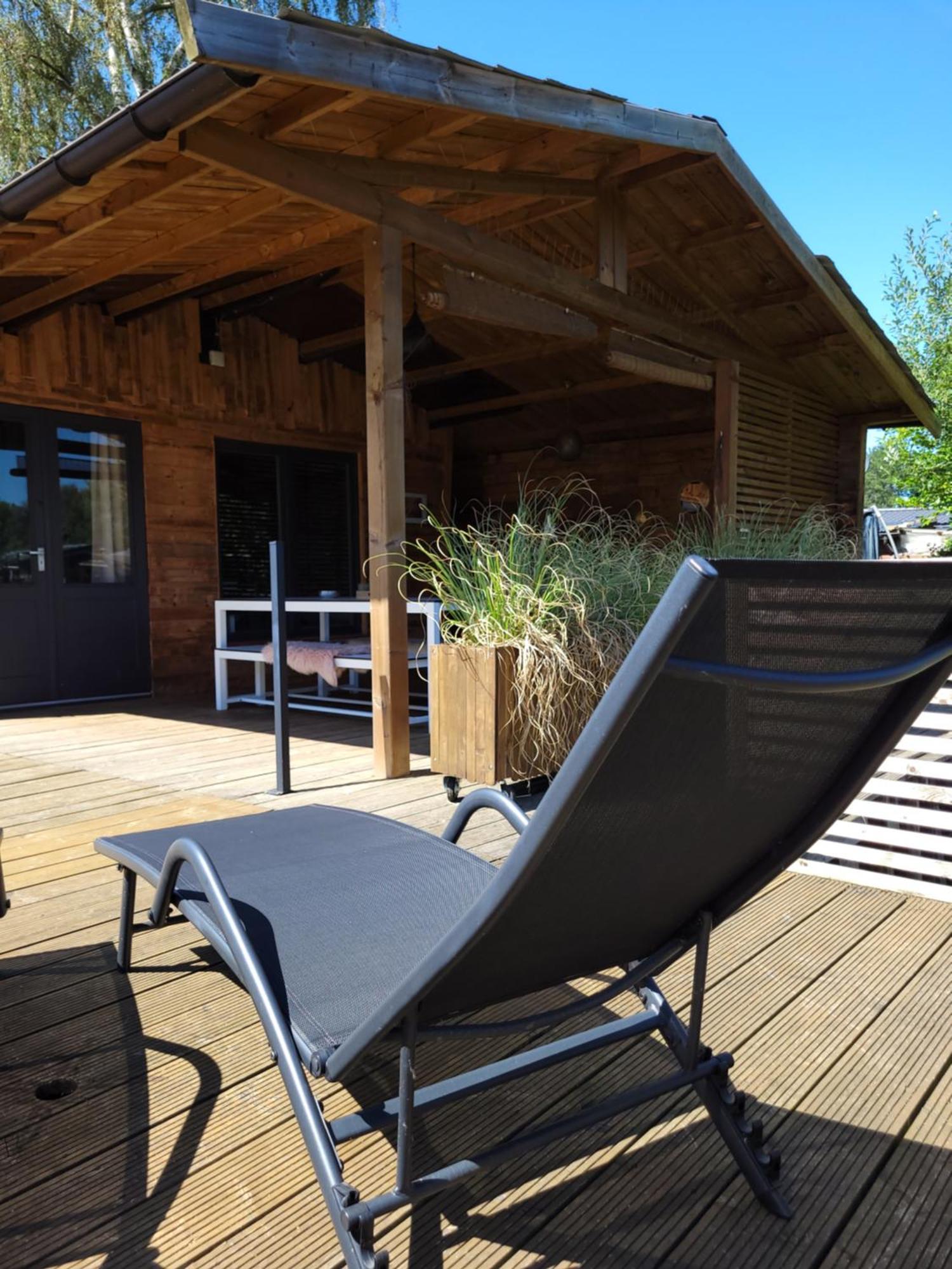 Rustig Gelegen Chalet Solvo Met Terras Aan Het Water 赫尔 外观 照片